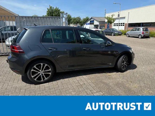 Volkswagen Golf 2