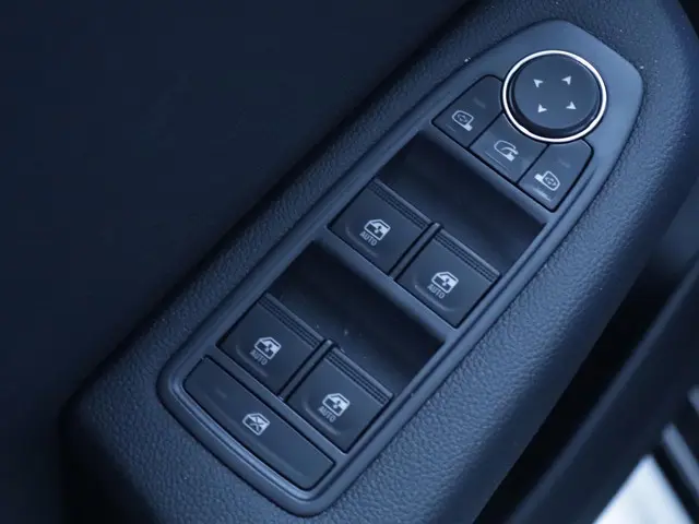 Mitsubishi Colt 1.0T MT Instyle 2025 Benzine 6