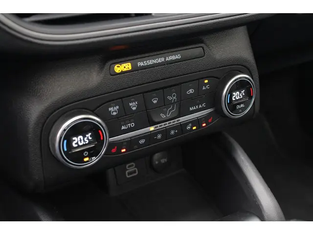 Ford Focus 1.0 EcoBoost Hybrid Active Style 2022 Benzine 37