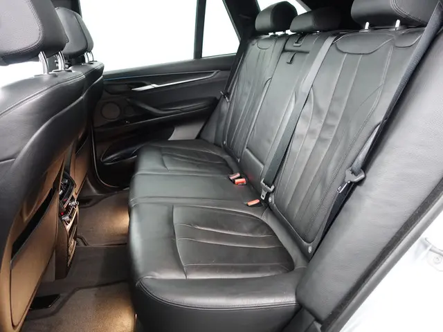 BMW X5 xDrive30d M Performance Aut- 2016 Diesel 29