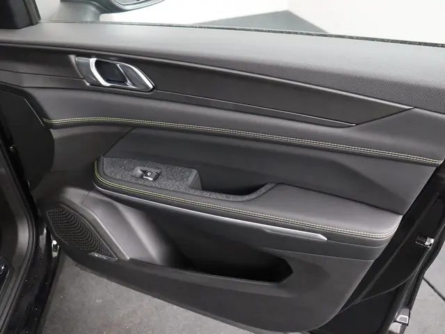 Lynk & Co 01 1.5 More 2025 Hybride Benzine 37