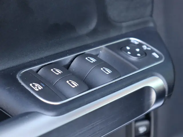 Mercedes-Benz EQB 300 4MATIC AMG line 2022 Elektrisch 17