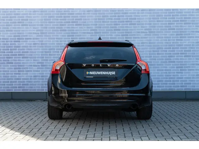 Volvo V60 T3 150 pk Momentum Automaat 2015 Benzine 14