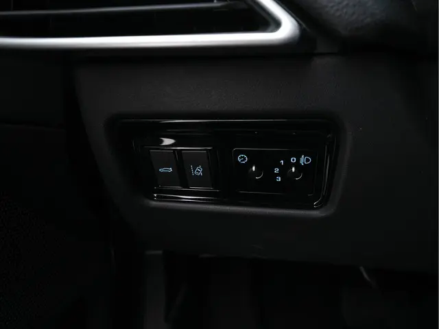 Jaguar XE 2.0 D Pure In-Control-Pack 2016 Diesel 18