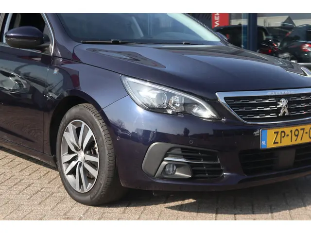 Peugeot 308 SW 1.2 PureTech Tech Edition 2019 Benzine 31