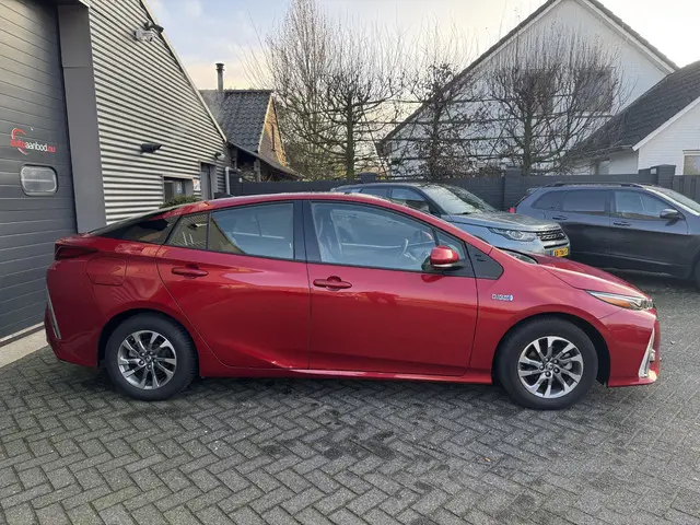 Toyota Prius 1.8 Plug-in Executive 2019 Hybride Benzine 4