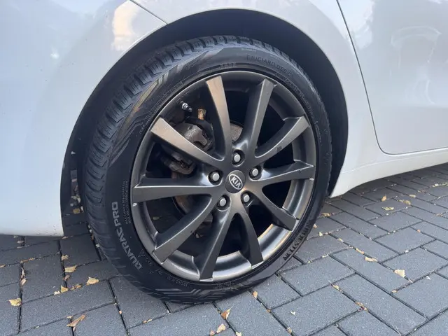 Kia cee'd Sportswagon 1.6 GDI ExecutiveLine 2015 Benzine 37