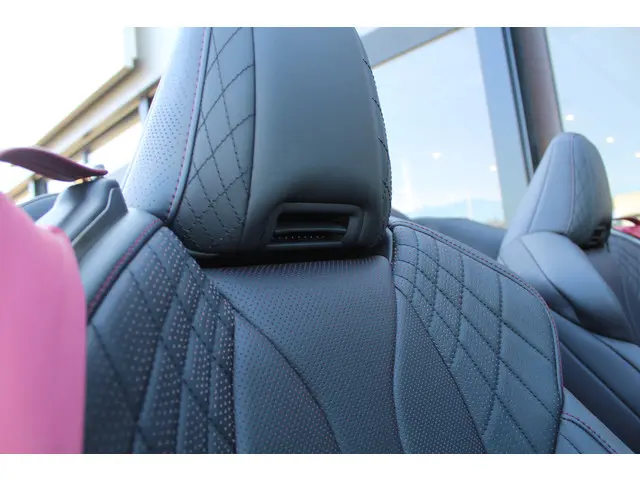 Lexus LC Convertible 500 Hokkaido Edition 2023 Benzine 16