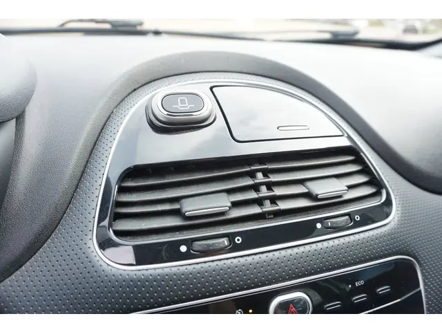 Fiat Punto Evo 0.9 TwinAir Edizione Cool 2014 Benzine 12