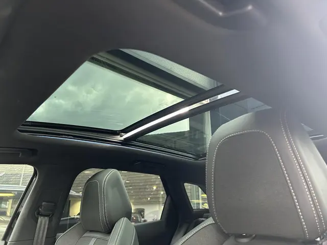 Peugeot 3008 1.6 HYbrid 225 GT 2023 Hybride Benzine 32