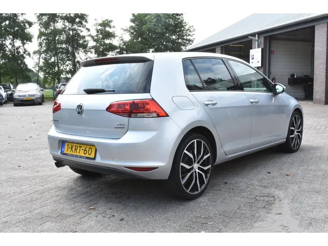 Volkswagen Golf 1.2 TSI Highline 2013 Benzine 4