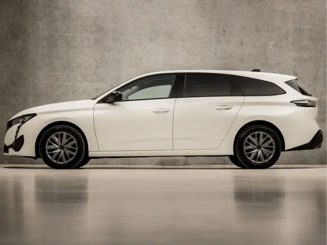 Peugeot 308 SW 1.2 PureTech Business Sport 2022 Benzine 2
