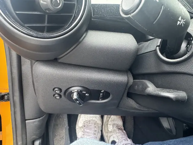 MINI Cooper Mini 1.5 Chili Business 2014 Benzine 10