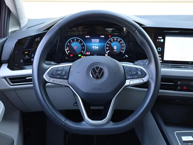 Volkswagen Golf 1.5 eTSI Life 2022 Benzine 9