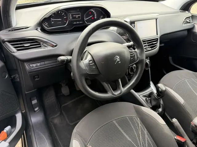 Peugeot 208 1.2 VTi Blue Lease 2012 Benzine 25