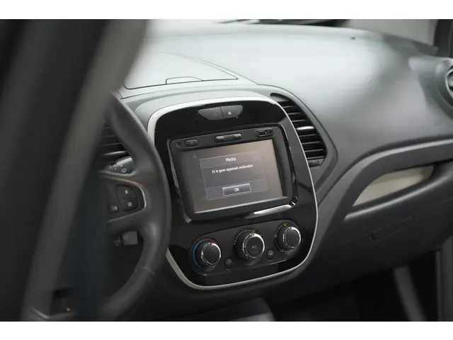 Renault Captur TCe 90 Limited 2018 Benzine 47