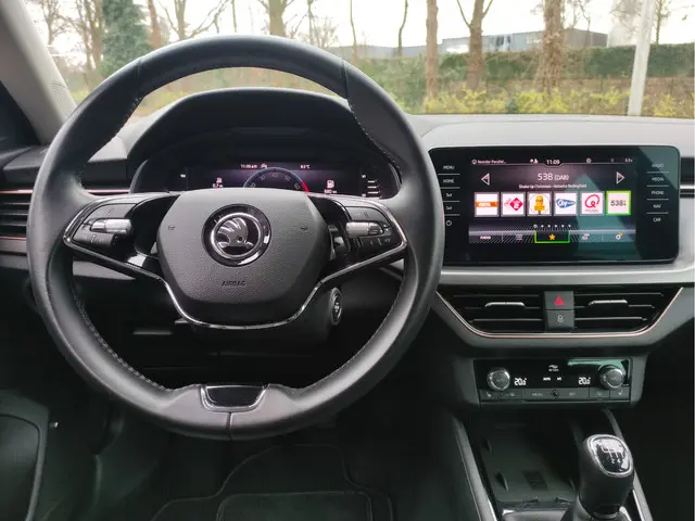 Škoda Kamiq 1.0 TSI Business Edition 2021 Benzine 12