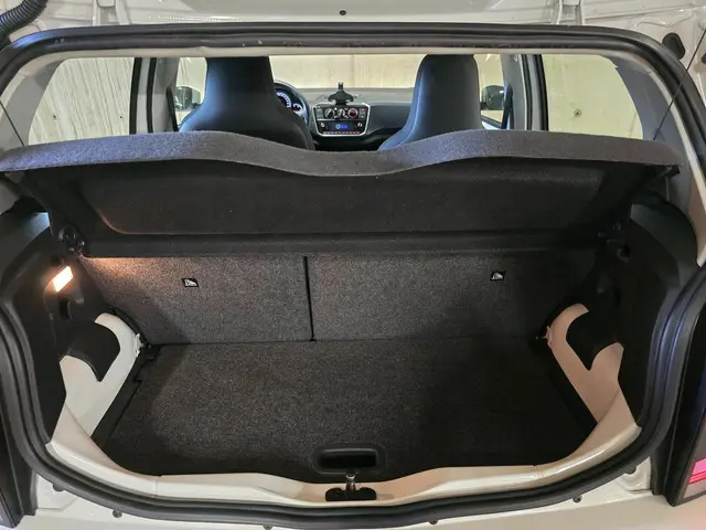 Volkswagen up! 1.0 BMT move up! 2020 Benzine 17