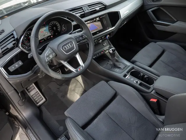 Audi Q3 Sportback 35 TFSI S-Line 2023 Benzine 16