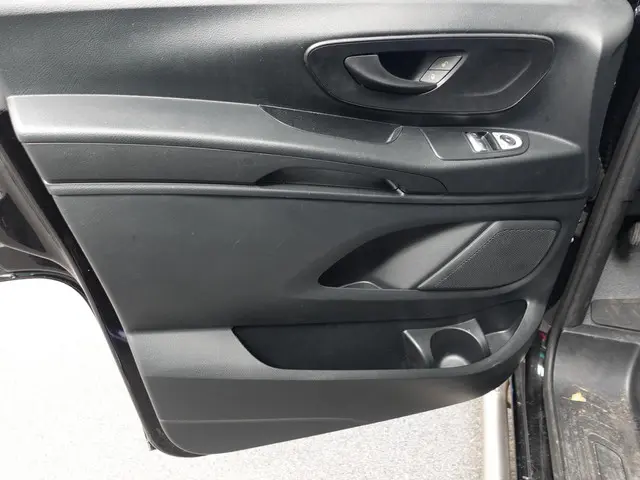 Mercedes-Benz Vito 114 CDI Lang 2024 Diesel 10