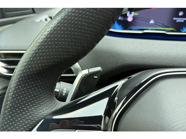 Peugeot 3008 1.6 HYbrid4 300pk GT 2023 Hybride Benzine 30