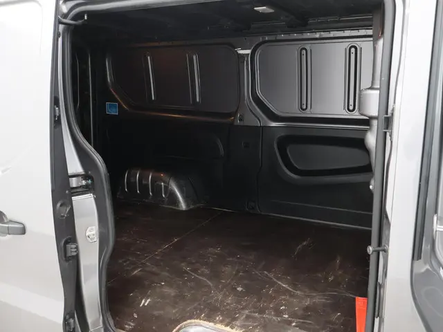 Fiat Talento 1.6 MJ L2H1 + NAVIGATIE / TREKHAAK 2018 Diesel 25