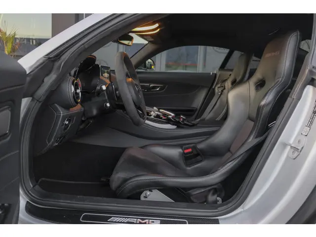 Mercedes-Benz AMG GT R 4.0 V8 585pk GTR 2018 Benzine 10