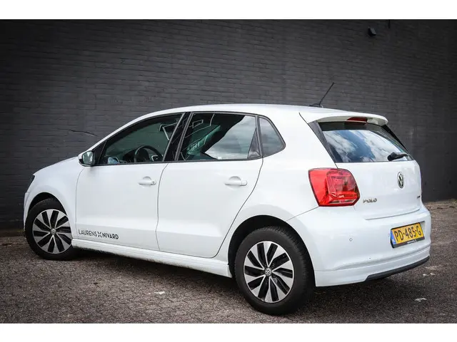 Volkswagen Polo 2