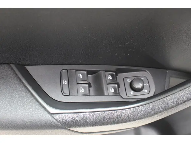 Škoda Karoq 1.0 TSI Business Edition 2021 Benzine 9