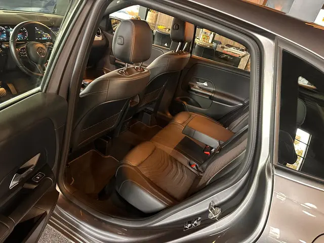 Mercedes-Benz B-Klasse 180 Business Line 2022 Benzine 22