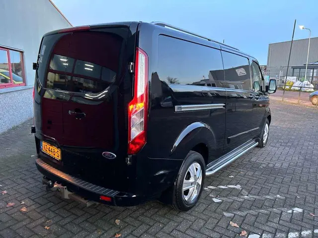 Ford Transit Custom 290 2.0 TDCI L2H2 Limited 2017 Diesel 8