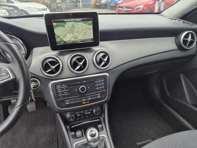 Mercedes-Benz GLA 200 Ambition 2015 Benzine 4