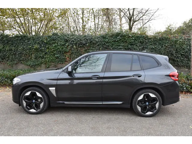BMW iX3 High Executive 80 kWh 2021 Elektrisch 3