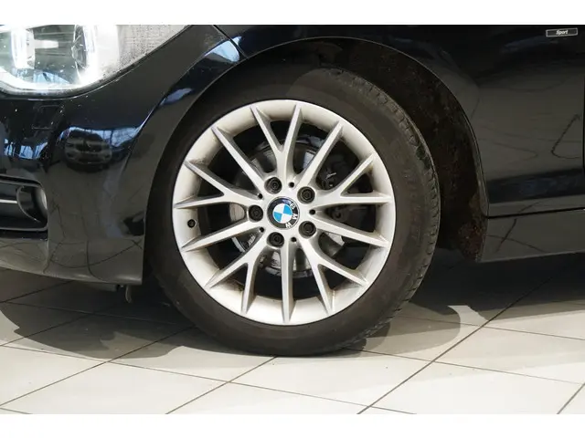 BMW 1 Serie 116i Business+ 2012 Benzine 12