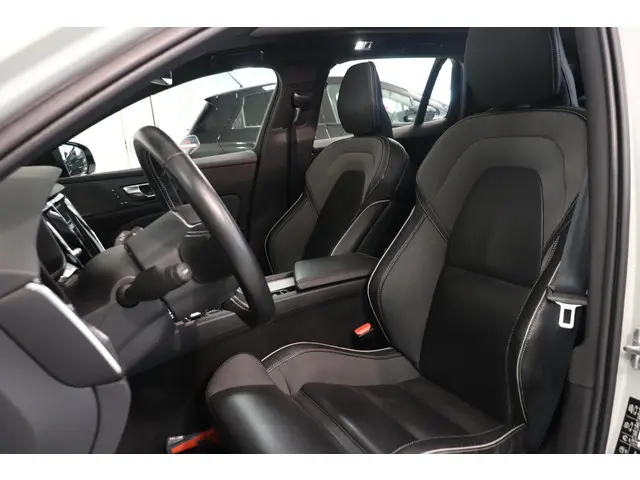 Volvo V60 2.0 B4 R-Design 2021 Benzine 7