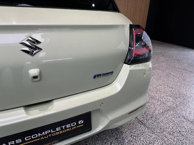 Suzuki Swift 1.2 Select Smart Hybrid 2025 Benzine 9