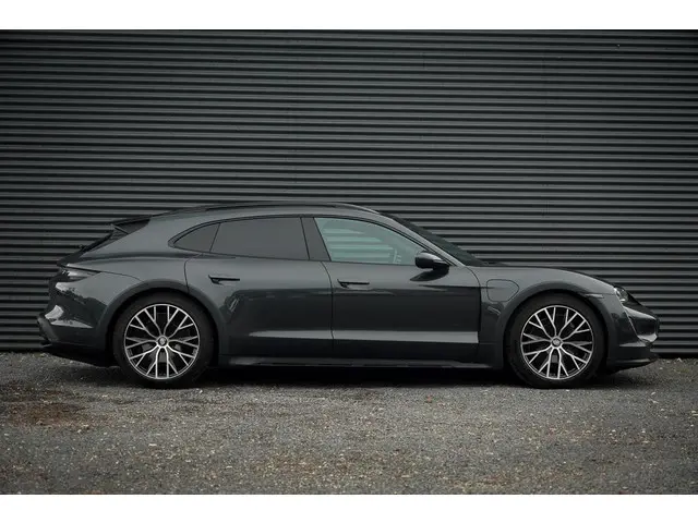 Porsche Taycan Cross Turismo 4 93 kWh 2021 Elektrisch 12