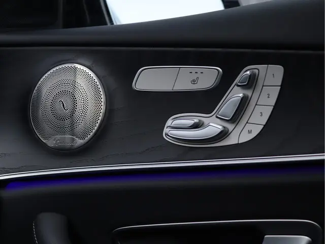 Mercedes-Benz E-Klasse 200 Luxury 2022 Hybride Benzine 25