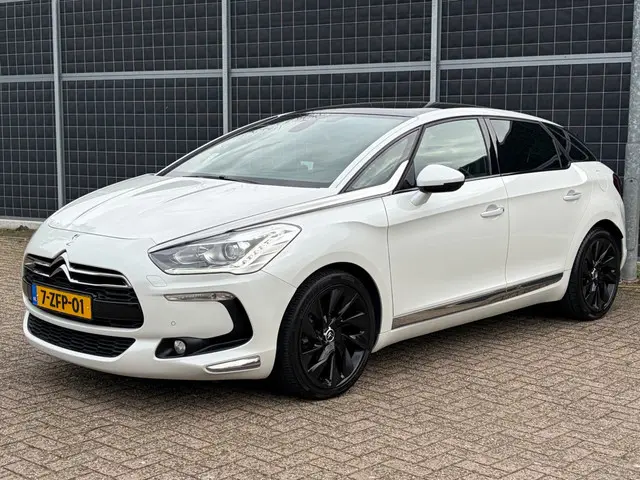 Citroën DS5 1.6 | 156PK | So Chic | automaat | pano | 2014 Benzine 3