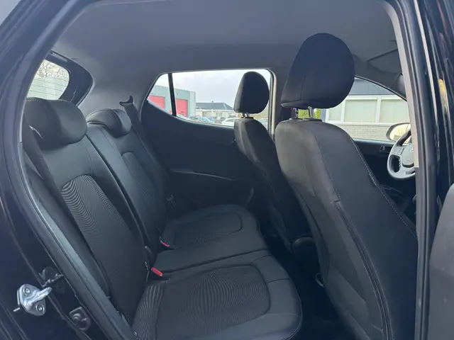 Hyundai i10 1.0i Comfort ( AIRCO + KM NAP ) 2018 Benzine 17