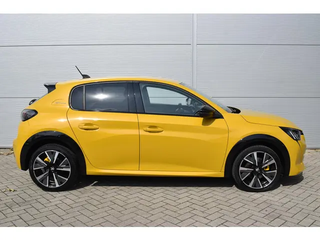 Peugeot 208 1.2 PureTech GT-Line 2020 Benzine 3