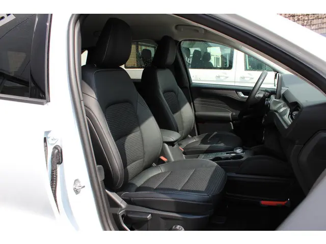 Ford Kuga 2.5 PHEV ST-Line X 2023 Hybride Benzine 25