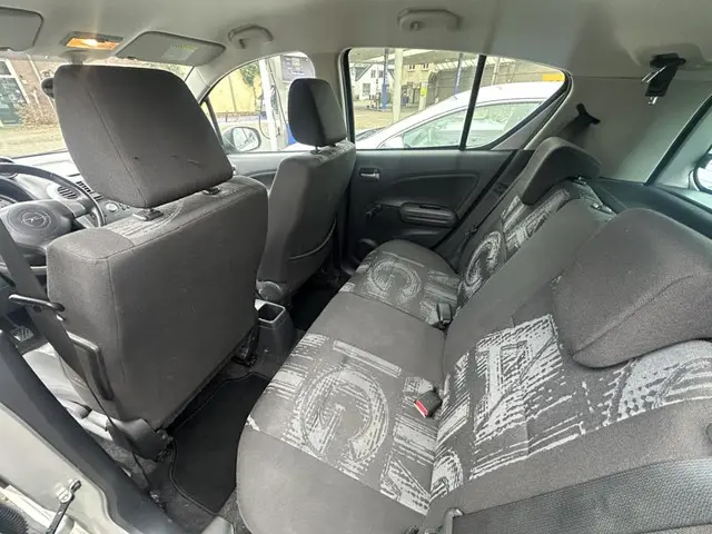 Opel Agila 1.0 Edition 2012 Benzine 9