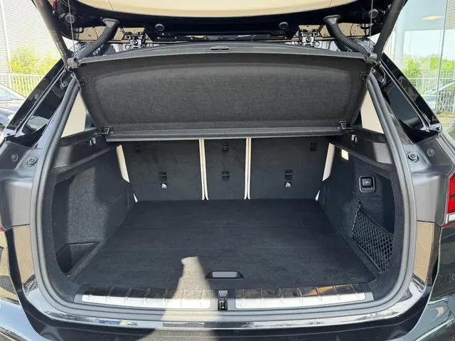 BMW X1 xDrive20i High Executive 2021 Benzine 25
