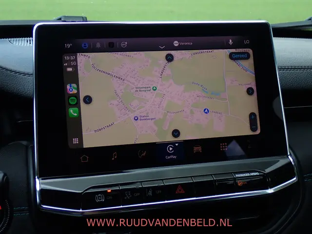 Jeep Compass 4XE 240 PHEV Upland 2023 Hybride Benzine 18