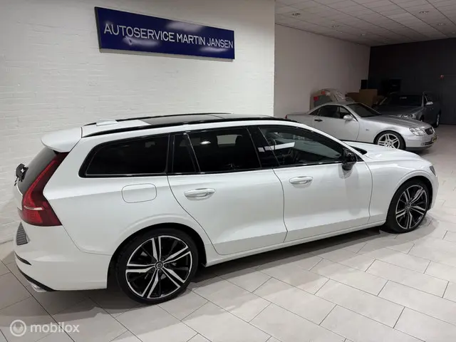 Volvo V60 2.0 T5 R-Design Car-Play 2019 Benzine 7