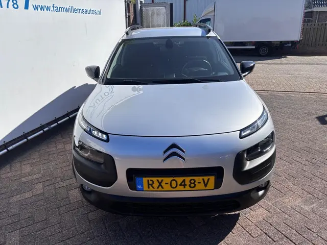 Citroën C4 Cactus 1.2 PureTech Shine 2018 Benzine 30