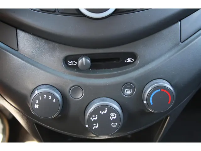 Chevrolet Spark 1.0 16V LE BJ'12 2012 Benzine 12