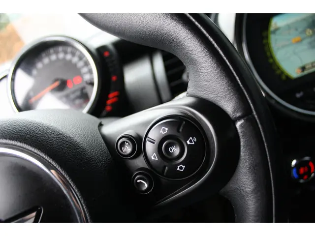 MINI One Mini 1.2 Chili Business 2015 Benzine 24