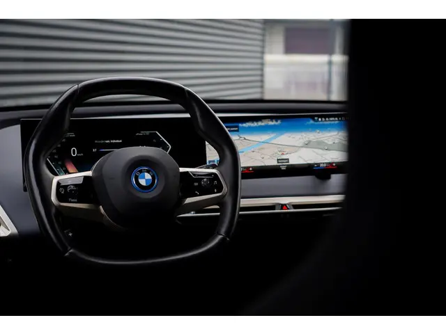 BMW iX xDrive40 Excellence 77 kWh 2022 Elektrisch 5